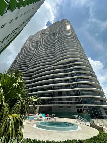 $5,250 | 488 Northeast 18th Street, Unit 211, Miami, FL 33132