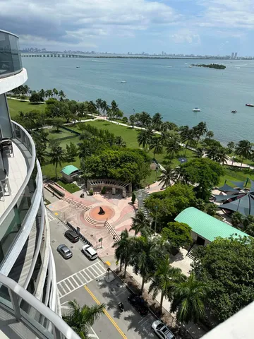 $5,250 | 488 Northeast 18th Street, Unit 211, Miami, FL 33132