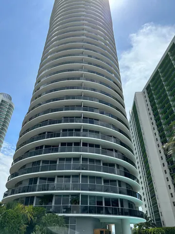 $5,250 | 488 Northeast 18th Street, Unit 211, Miami, FL 33132