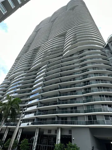 $5,250 | 488 Northeast 18th Street, Unit 211, Miami, FL 33132