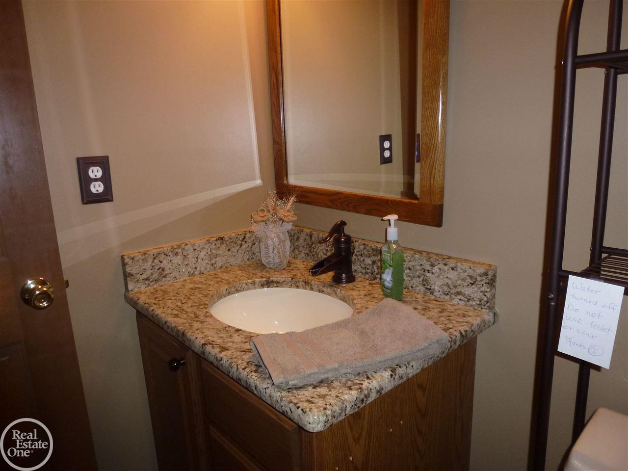 539 Shellbourne Drive Rochester Hills, MI 48309 - Photo 14 of 37