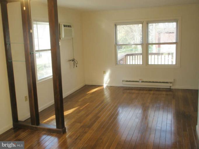 7 Research Road, Unit U Greenbelt, MD 20770 - Photo 4 of 10 Living Room