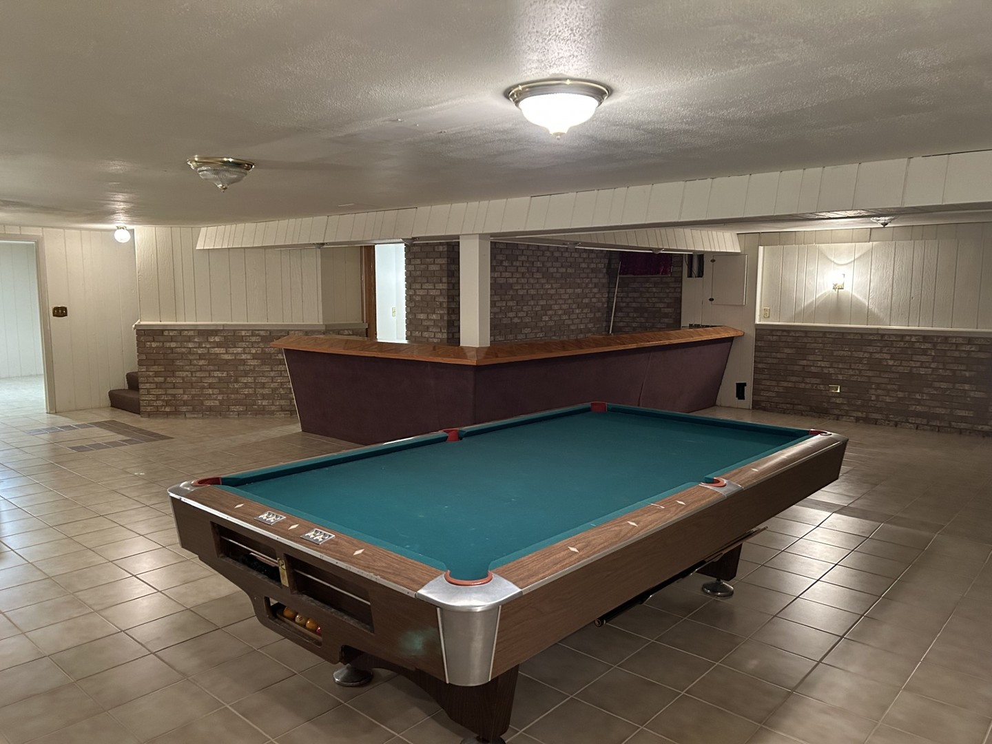 900 Read Street Lockport, IL 60441 - Photo 20 of 23 a room with pool table