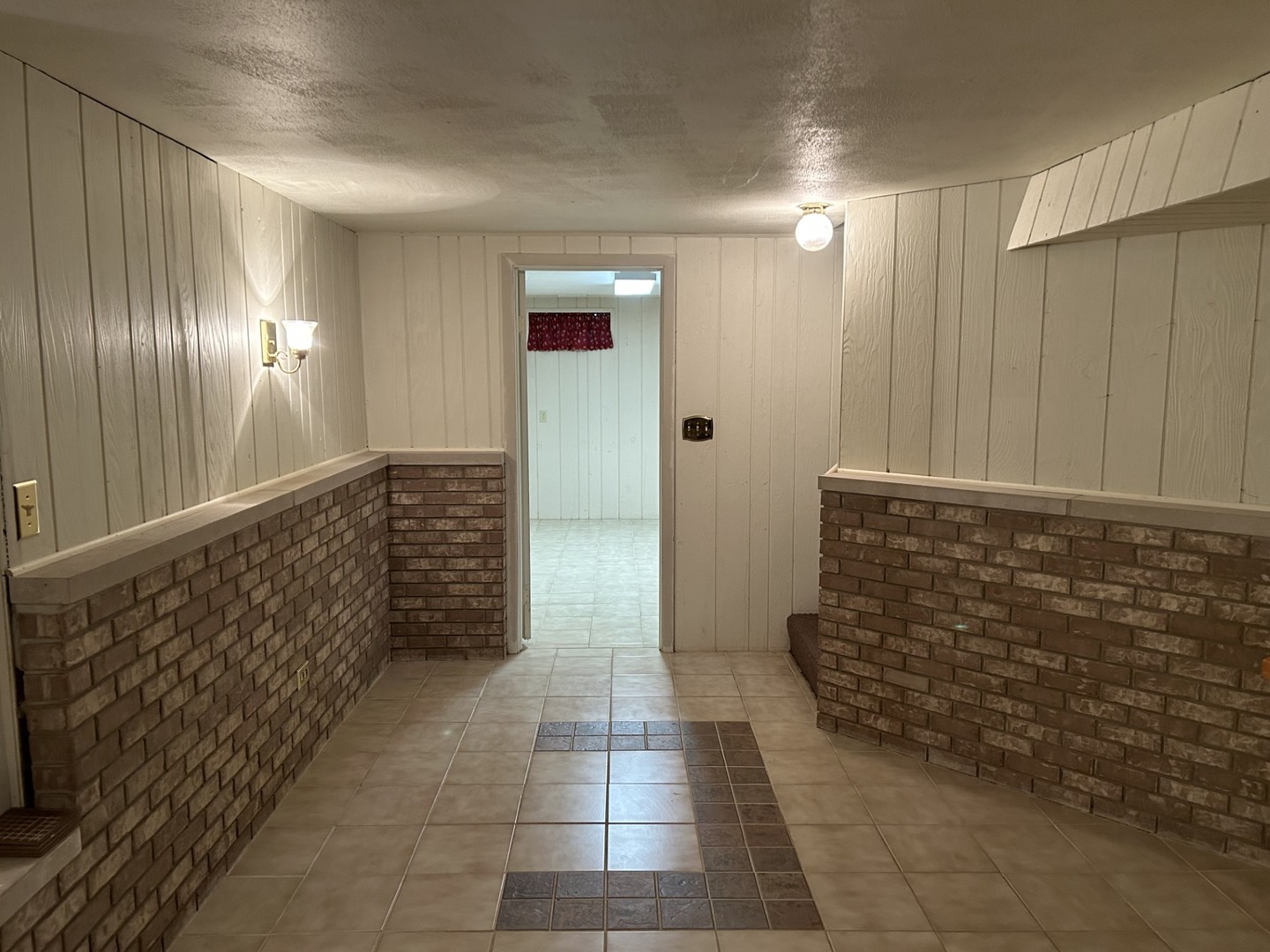 900 Read Street Lockport, IL 60441 - Photo 21 of 23 a bathroom with a shower