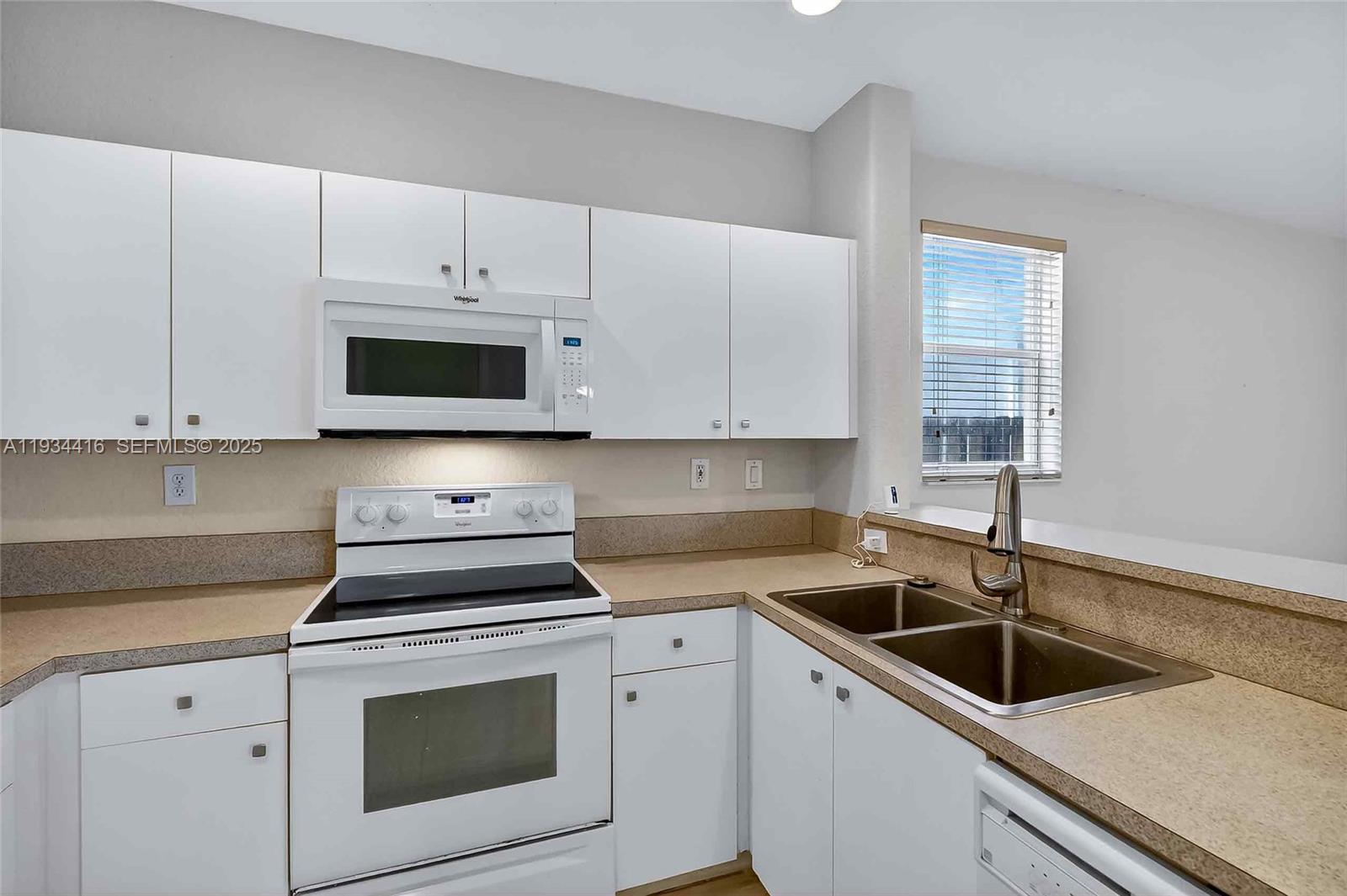 8955 Southwest 207th Street Cutler Bay, FL 33189 - Photo 21 of 51