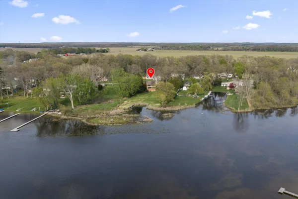 $575,000 | 70328 Lakeview Drive, Edwardsburg, MI 49112