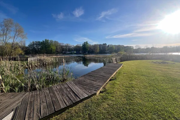 $575,000 | 70328 Lakeview Drive, Edwardsburg, MI 49112