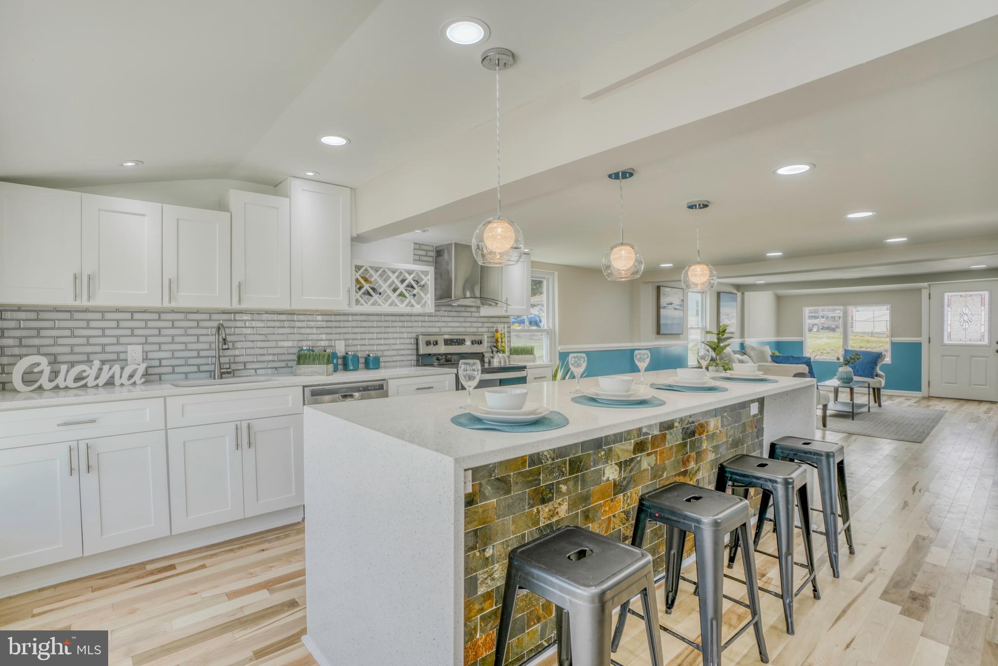 7605 New Battle Grove Road Baltimore, MD 21222 - Photo 14 of 71 Large center Island