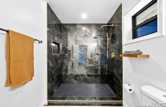 $329,999 | 302 Weathercock Lane, Windcrest, TX 78239