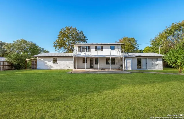 $329,999 | 302 Weathercock Lane, Windcrest, TX 78239