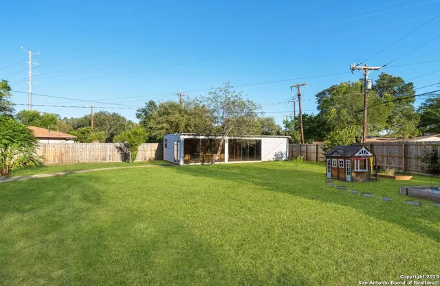 $329,999 | 302 Weathercock Lane, Windcrest, TX 78239