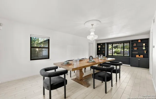 $329,999 | 302 Weathercock Lane, Windcrest, TX 78239