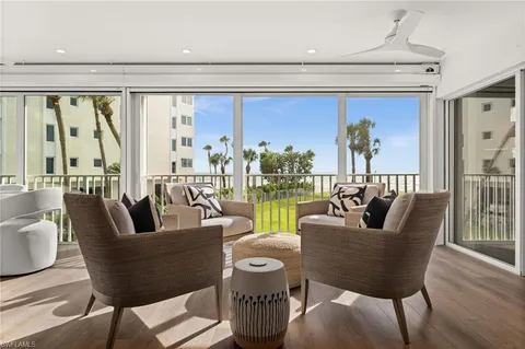 $2,395,000 | 2901 Gulf Shore Boulevard North, Unit 101S, Naples, FL 34103