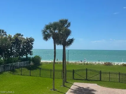 $2,395,000 | 2901 Gulf Shore Boulevard North, Unit 101S, Naples, FL 34103