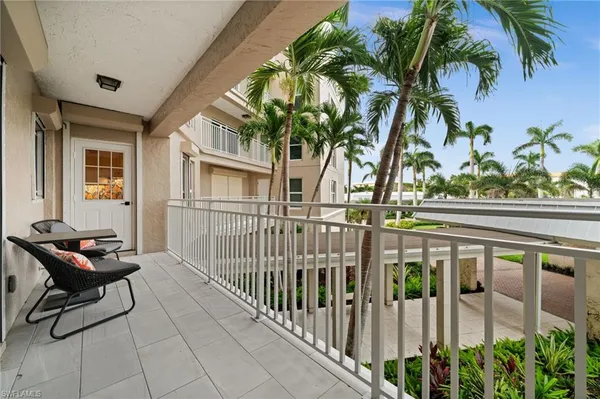 $2,395,000 | 2901 Gulf Shore Boulevard North, Unit 101S, Naples, FL 34103