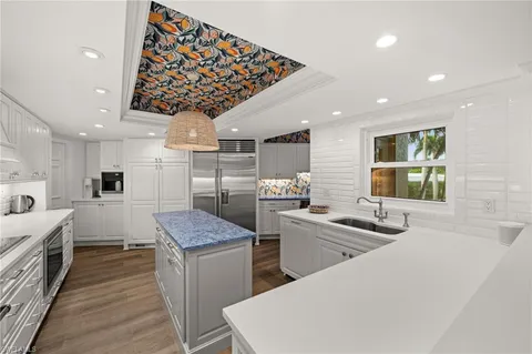 $2,395,000 | 2901 Gulf Shore Boulevard North, Unit 101S, Naples, FL 34103