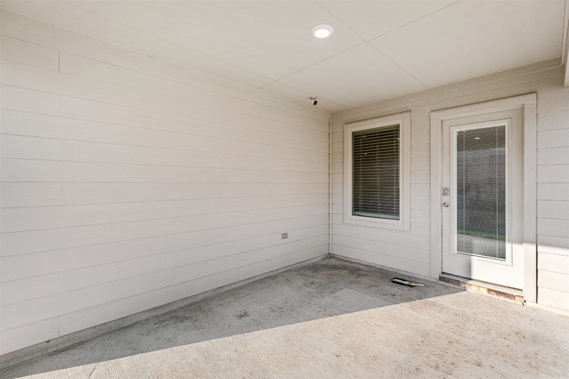 16016 Birch Bay Lane Conroe, TX 77384 - Photo 33 of 37 an empty room with windows