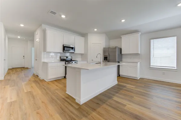 $2,499 | 9014 Rose Water Trail, Iowa Colony, TX 77583