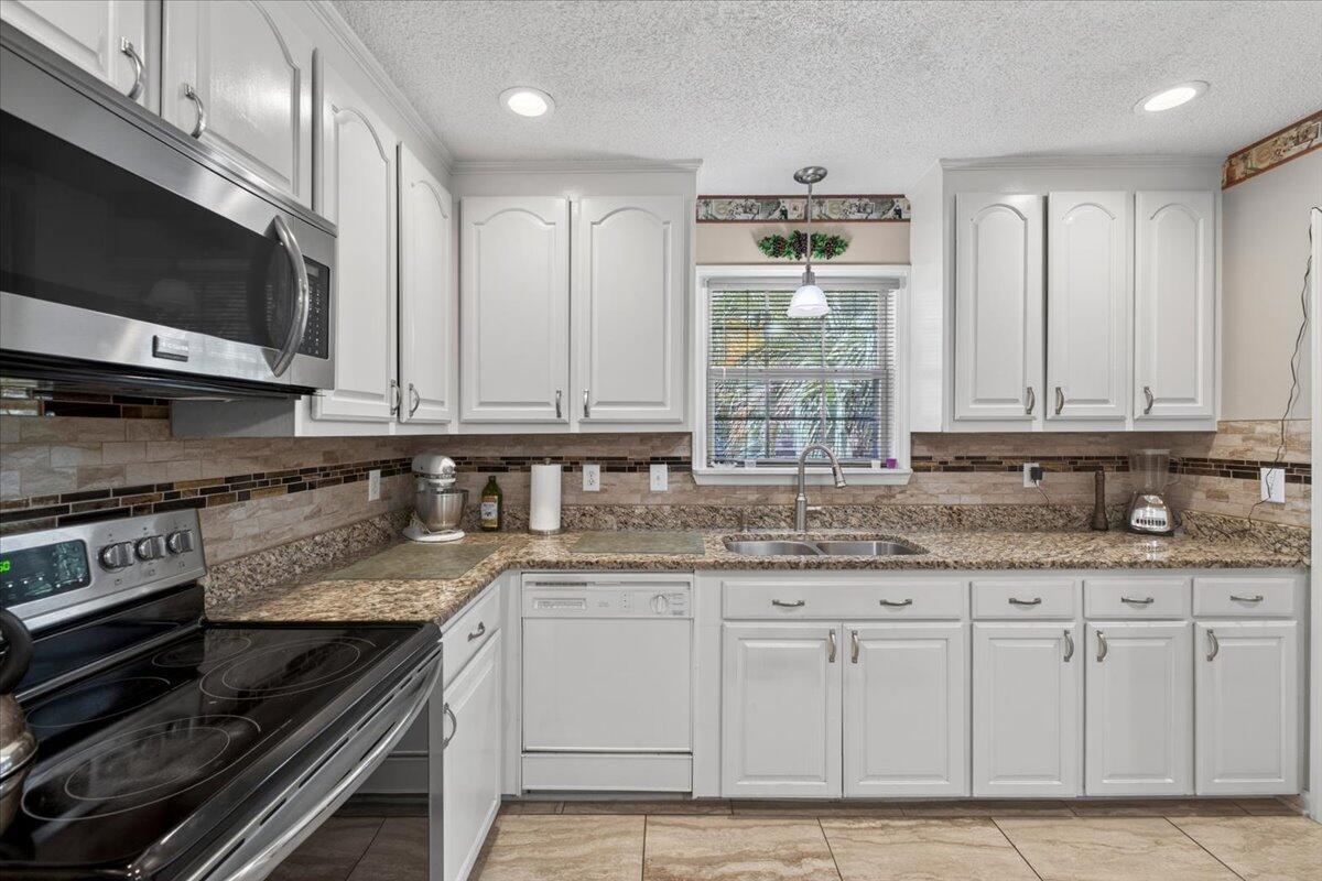 1760 Black Tom Road Moncks Corner, SC 29461 - Photo 8 of 41