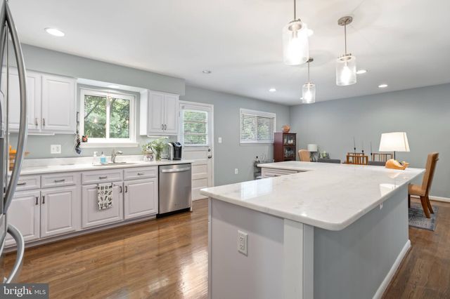 $830,000 | 4926 Andrea Avenue, Annandale, VA 22003