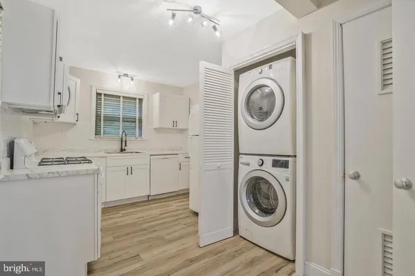 $3,200 | 3977 26th Street North, Arlington, VA 22207