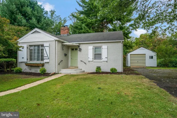 $3,200 | 3977 26th Street North, Arlington, VA 22207