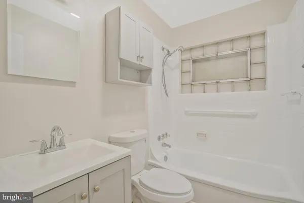 $3,200 | 3977 26th Street North, Arlington, VA 22207