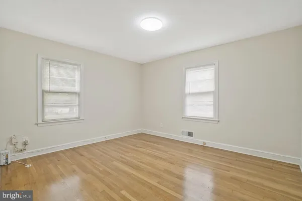 $3,200 | 3977 26th Street North, Arlington, VA 22207