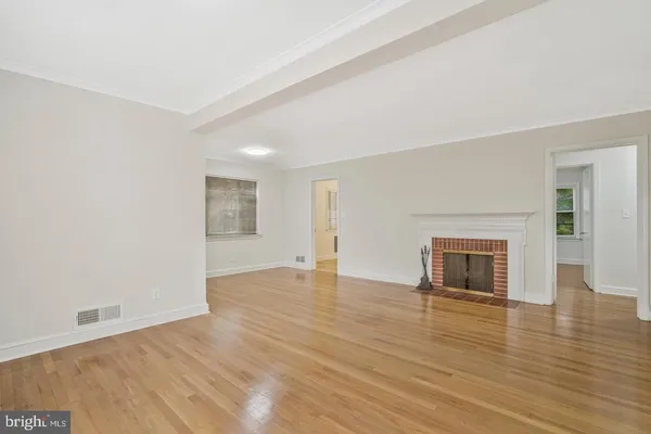 $3,200 | 3977 26th Street North, Arlington, VA 22207