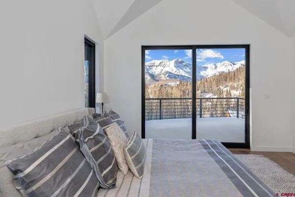 a view of a livingroom with furniture