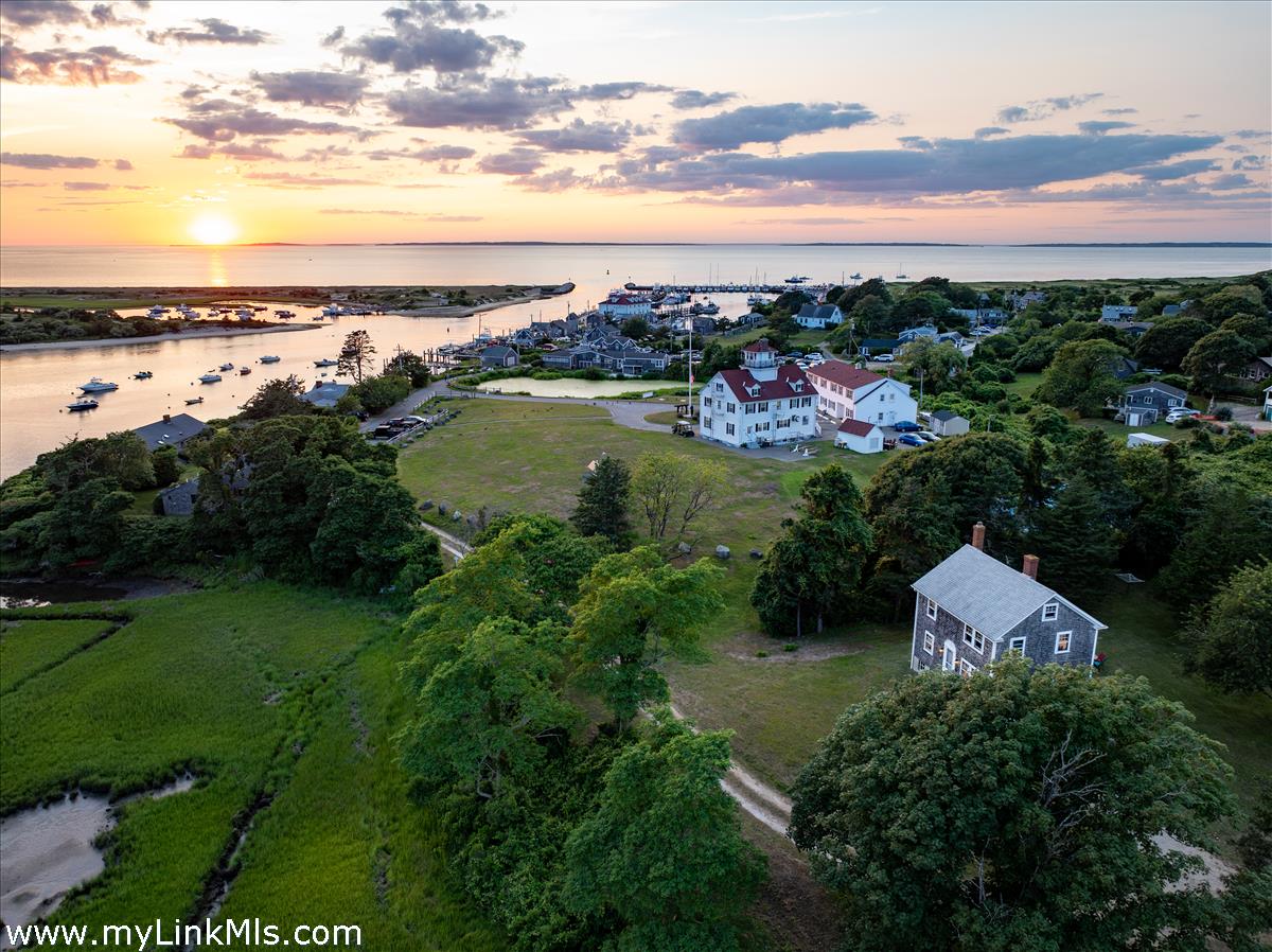 34 Edy's Island Way Chilmark, MA 02535 - Photo 3 of 46