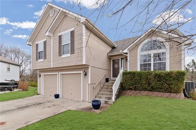 $340,000 | 304 Givan Court, Belton, MO 64012