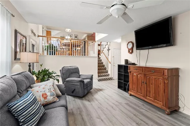 $340,000 | 304 Givan Court, Belton, MO 64012