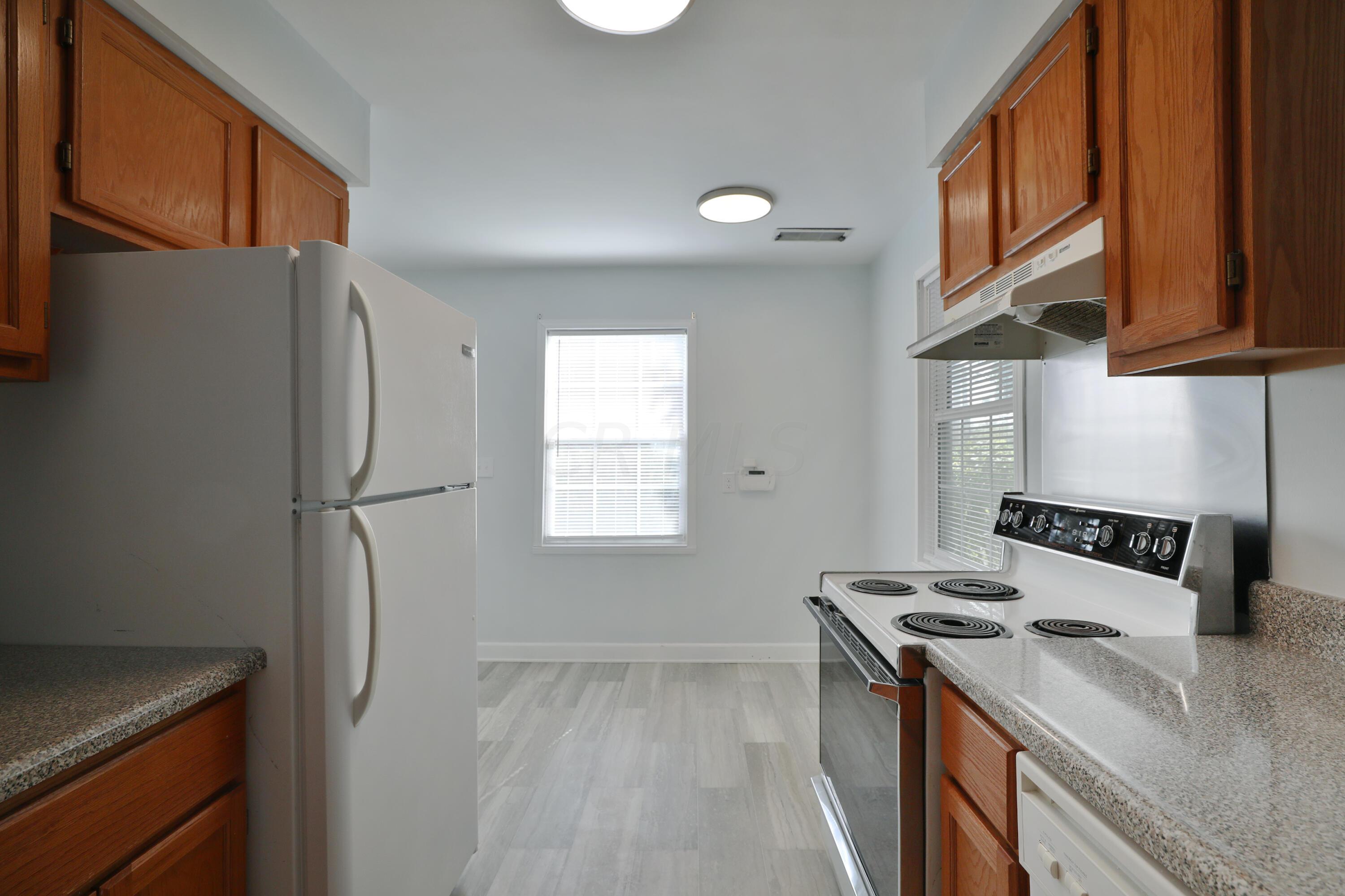 685 South Ashburton Road Columbus, OH 43213 - Photo 12 of 37 685-Ashburton-12