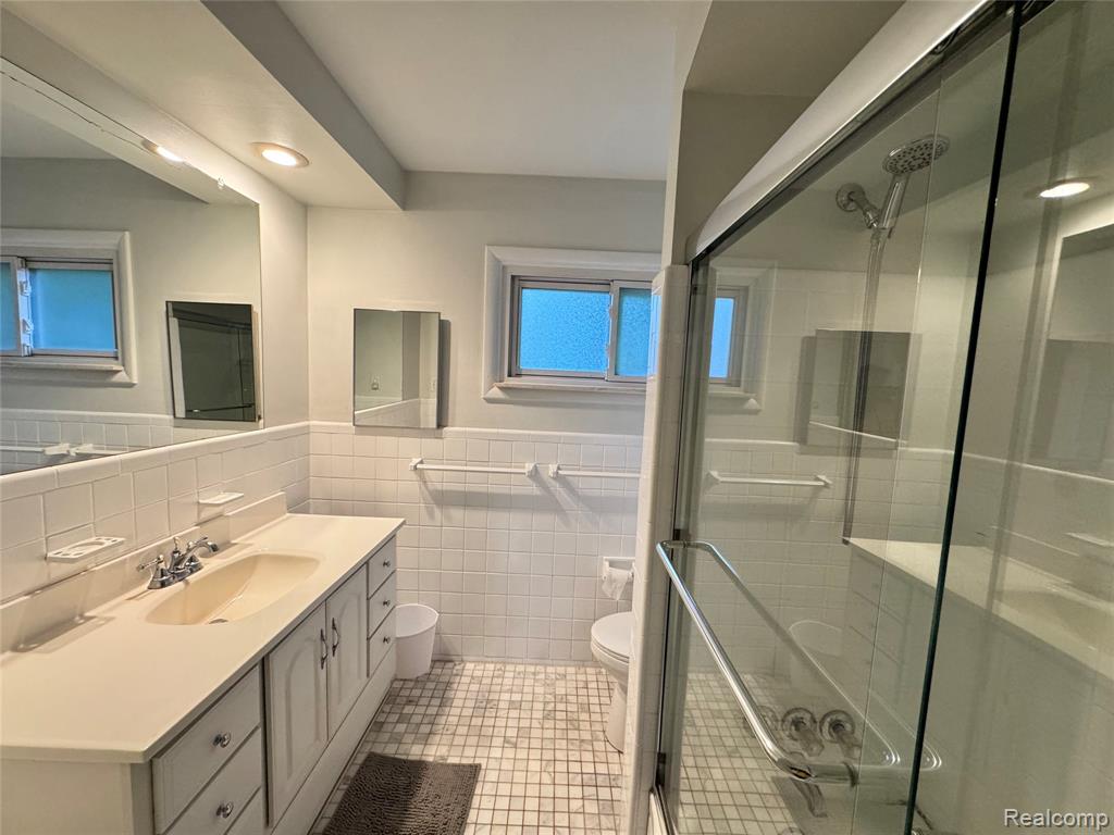 27911 Bayberry Road Farmington Hills, MI 48331 - Photo 14 of 16