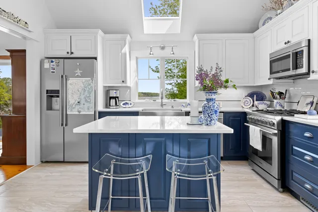 $1,200,000 | 17 Spring Street, South Thomaston, ME 04858