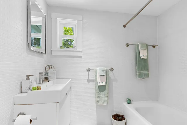 $1,200,000 | 17 Spring Street, South Thomaston, ME 04858