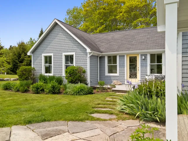 $1,200,000 | 17 Spring Street, South Thomaston, ME 04858