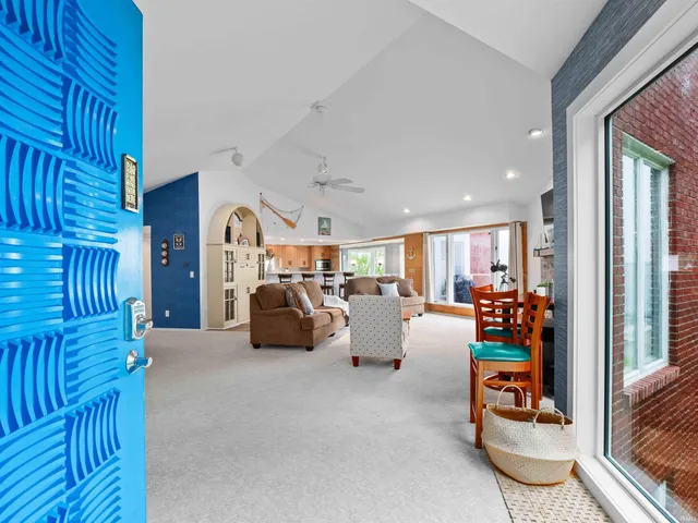 $749,000 | 10660 North Southshore Drive, Unit D3, Syracuse, IN 46567