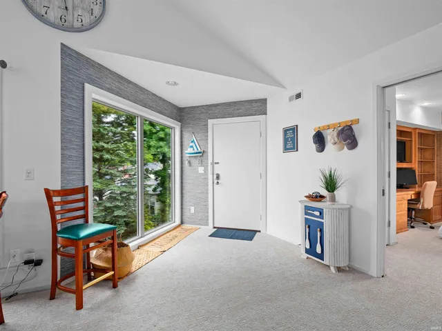 $749,000 | 10660 North Southshore Drive, Unit D3, Syracuse, IN 46567