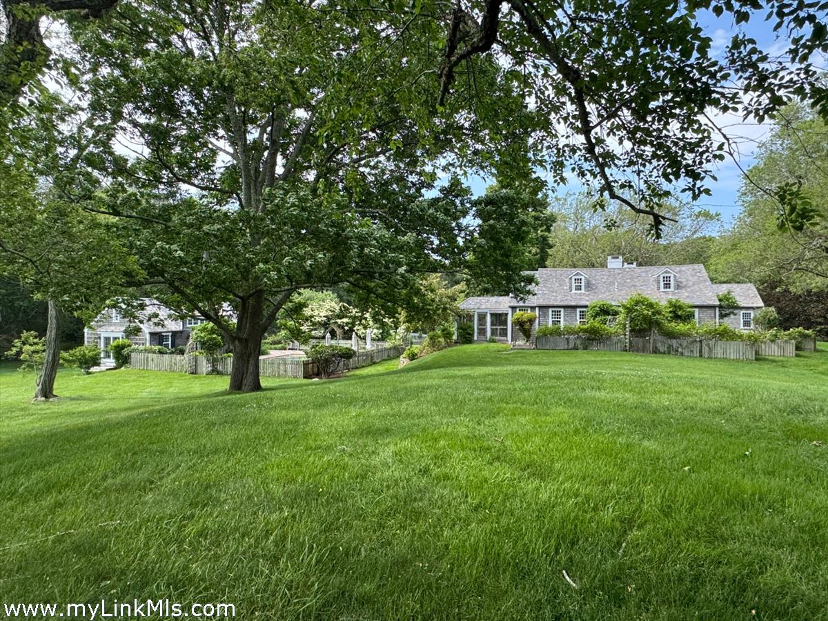 180 Pilot Hill Farm Road Vineyard Haven, MA 02568 - Photo 4 of 68