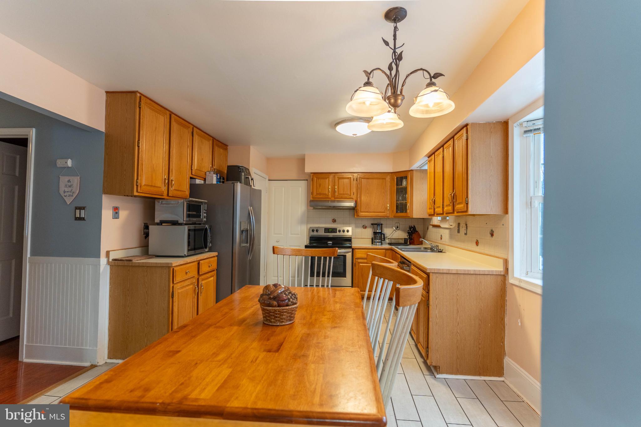 2732 Valley Woods Road Hatfield, PA 19440 - Photo 13 of 33 Inviting kitchen with warm wooden accents.