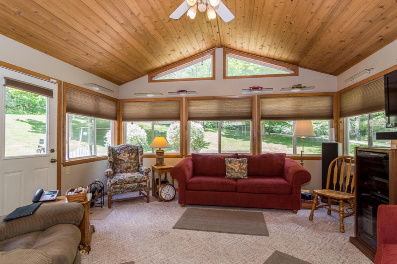2410 Weaver Road Niles, MI 49120 - Photo 6 of 39 2410 Weaver Rd Niles MI 49120-large-009-
