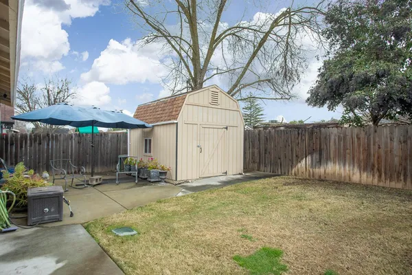 a view of a house with a outdoor space
