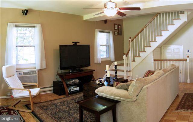 1608 Preston Road, Unit 80116 Alexandria, VA 22302 - Photo 15 of 21 Family Room