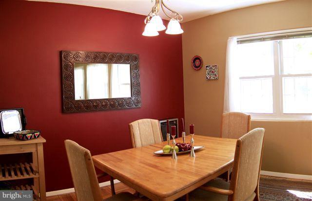 1608 Preston Road, Unit 80116 Alexandria, VA 22302 - Photo 16 of 21 Dining Room