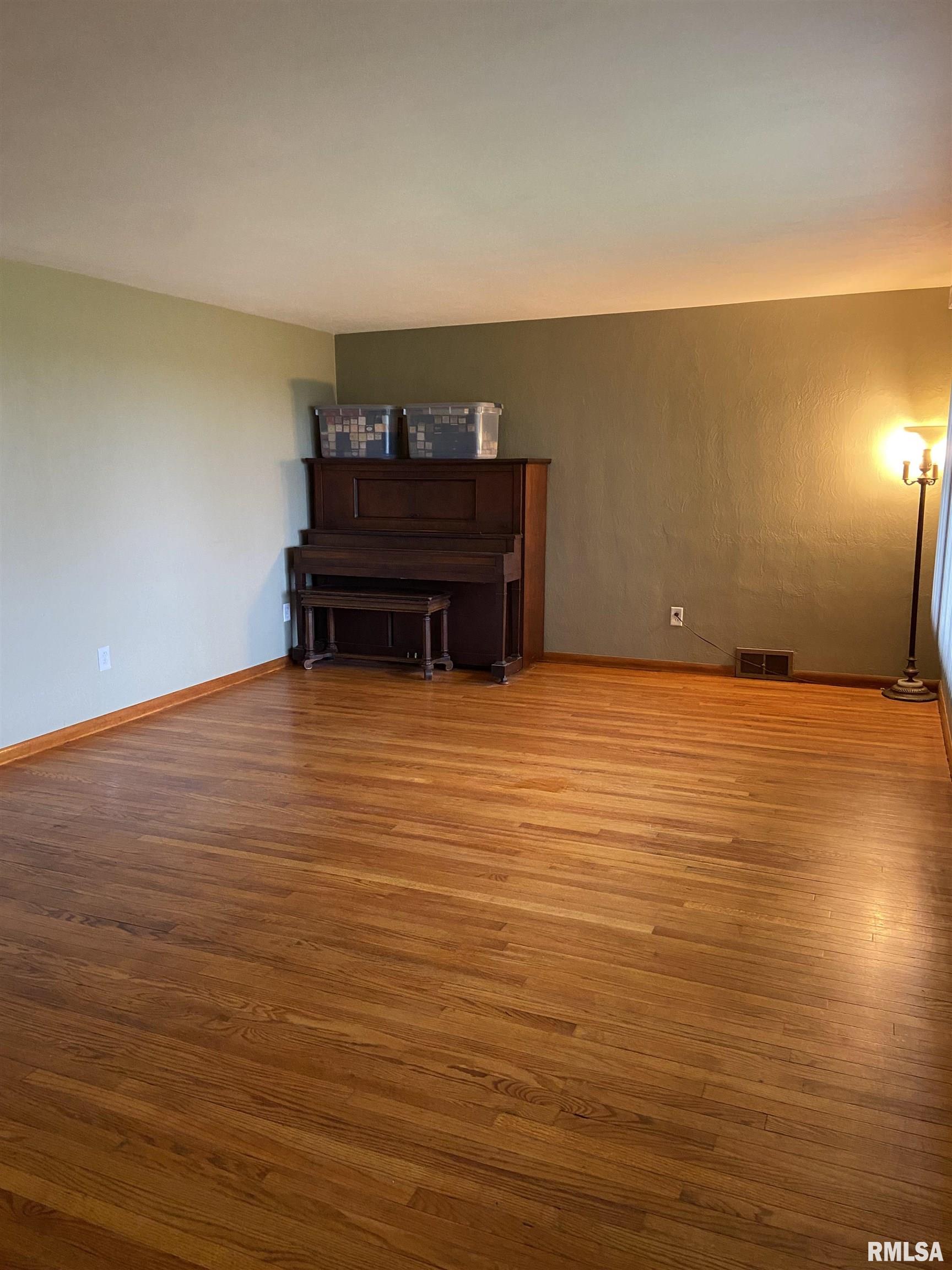 9307 South Powell Road Mapleton, IL 61547 - Photo 17 of 40