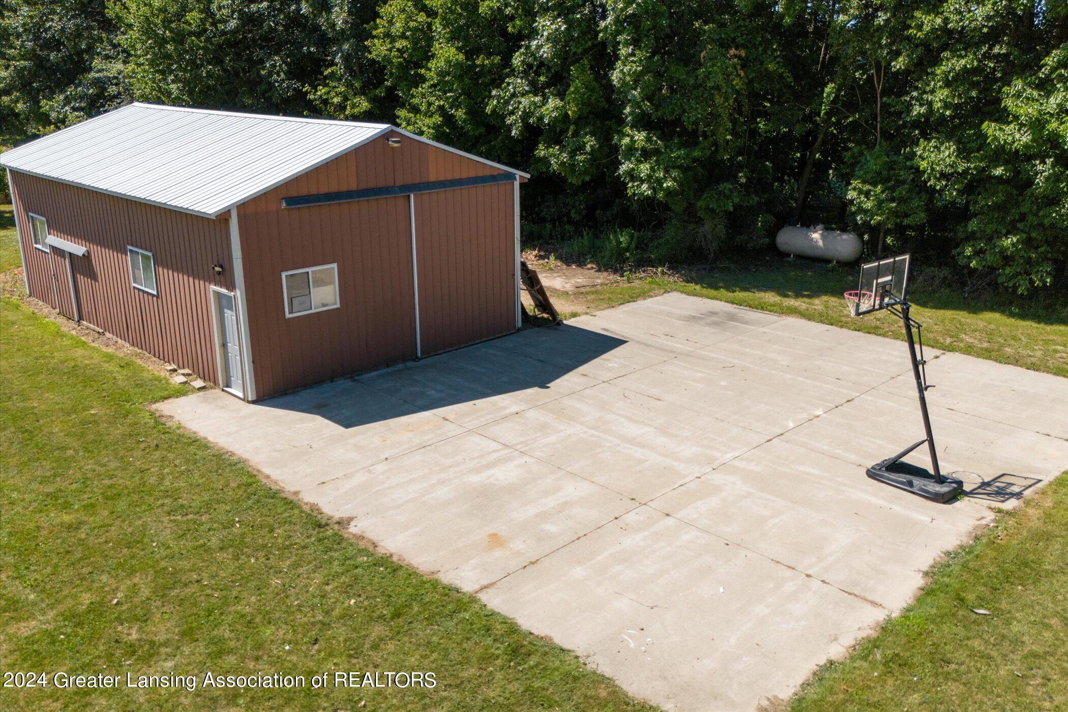 5683 North Gilson Road Elsie, MI 48831 - Photo 26 of 51 Pole Barn