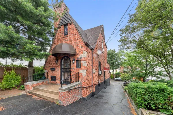 $1,100,000 | 2323 Powell Avenue | Unionport