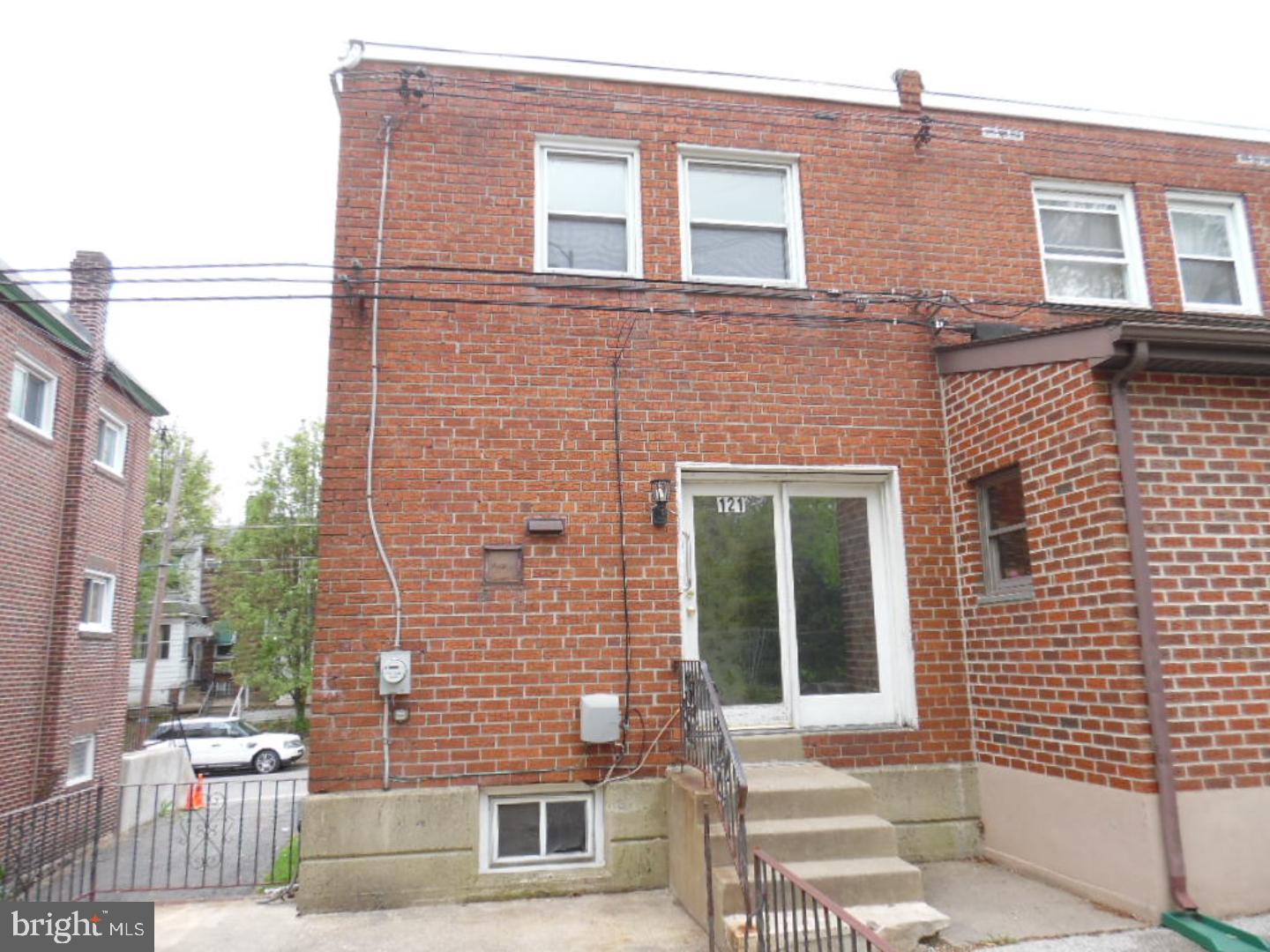 121 Laurel Road Sharon Hill, PA 19079 - Photo 2 of 9 Gallery Image 2